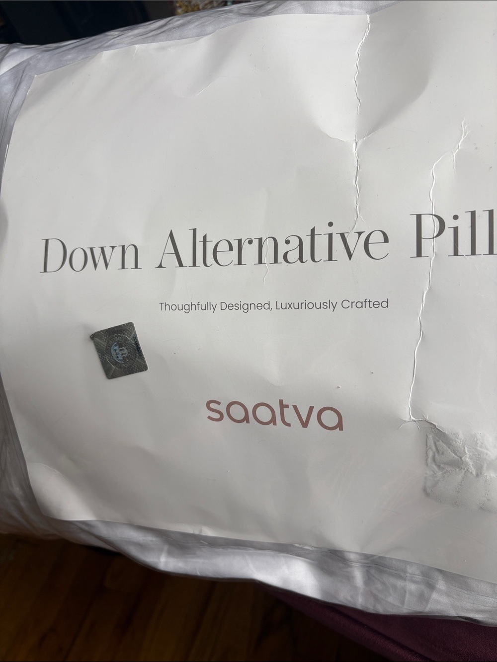 1 Saatva Down Alternative Pillow - White NEW standard queen